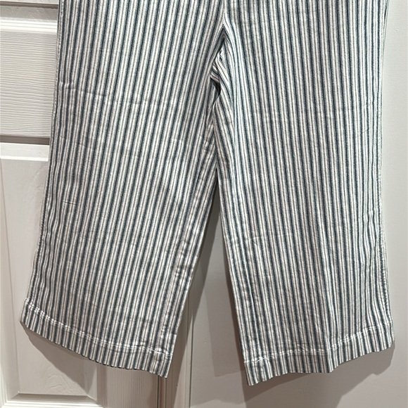 MADEWELL Emmett Railroad Stripe Wide Leg Cropped Jeans
Size 32 - Picture 5 of 12